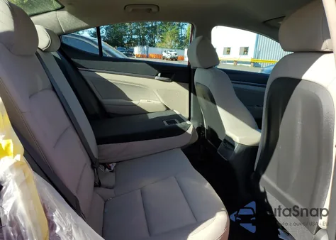 2017 Hyundai Elantra Se из США, поврежденный, VIN KMHD84LF2HU067006